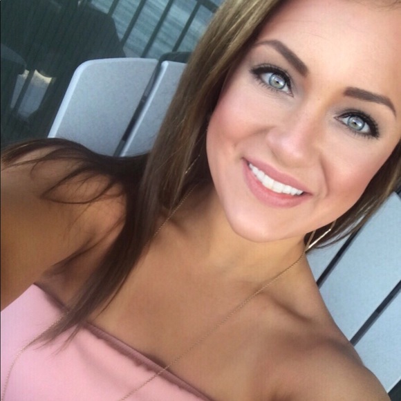 Meet your Posher, Dakota - Picture 1 of 1